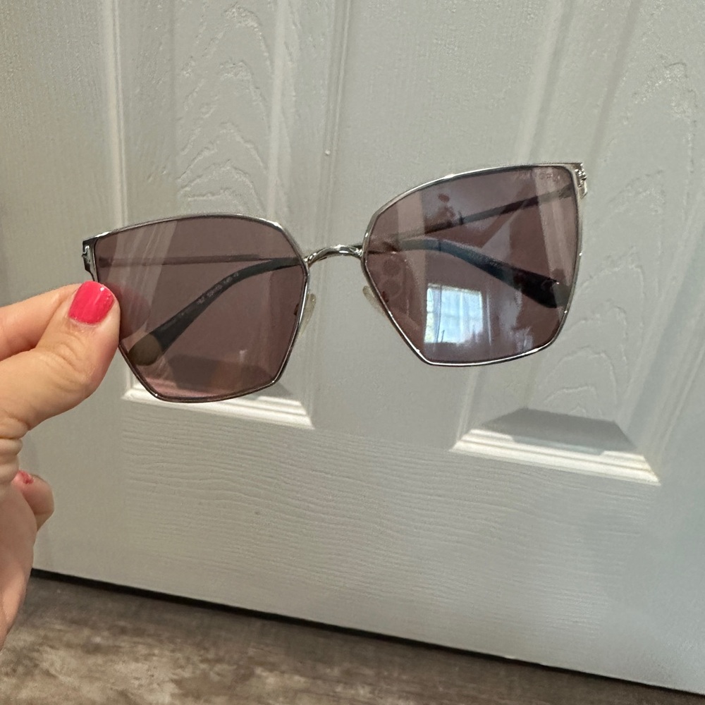 Tom Ford perfect Condition Stylish Silver Sunglasses - Picture 4 of 4